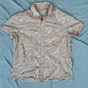 American Eagle Outfitters Coral and White Leaf Pattern Shirt